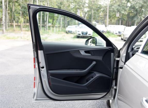 奥迪A4L 2017款 Plus 40 TFSI 风尚型 车厢座椅   前门板