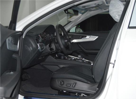 奥迪A4L 2017款 Plus 40 TFSI 运动型 车厢座椅   前排空间