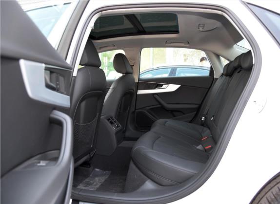 奥迪A4L 2017款 Plus 45 TFSI quattro 运动型 车厢座椅   后排空间