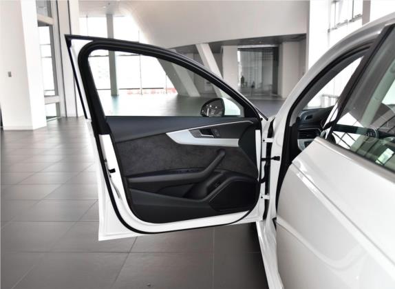 奥迪A4L 2018款 30周年年型 40 TFSI 运动型 车厢座椅   前门板