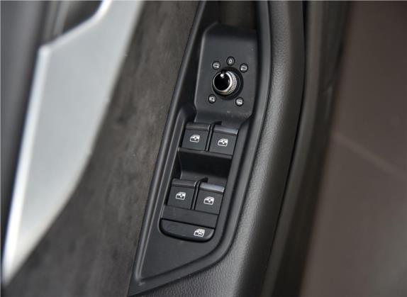 奥迪A4L 2018款 30周年年型 40 TFSI 运动型 车厢座椅   门窗控制