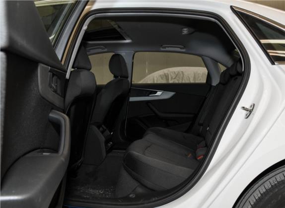 奥迪A4L 2019款 35 TFSI 进取型 国VI 车厢座椅   后排空间