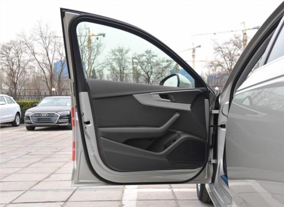 奥迪A4L 2019款 35 TFSI 进取型 国V 车厢座椅   前门板