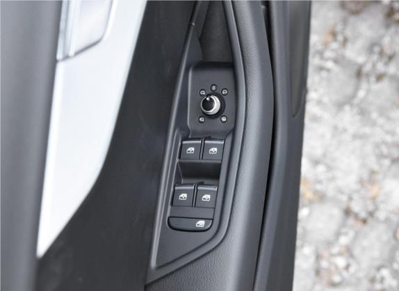 奥迪A4L 2019款 40 TFSI 时尚型 国V 车厢座椅   门窗控制