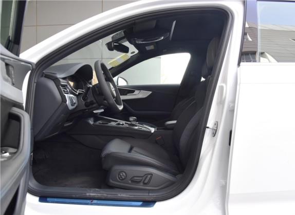 奥迪A4L 2019款 40 TFSI 运动型 国VI 车厢座椅   前排空间