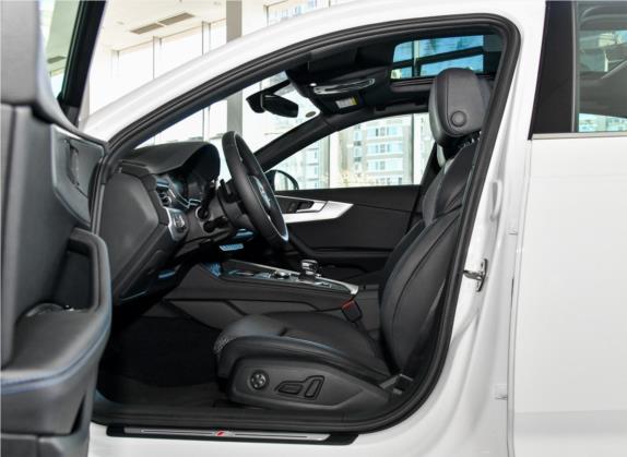 奥迪A4L 2019款 45 TFSI quattro 运动型 国VI 车厢座椅   前排空间
