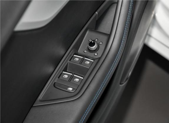 奥迪A4L 2019款 45 TFSI quattro 运动型 国VI 车厢座椅   门窗控制
