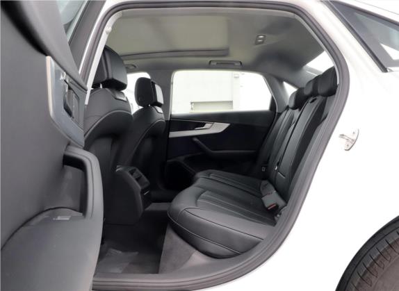 奥迪A4L 2020款 35 TFSI 时尚动感型 车厢座椅   后排空间