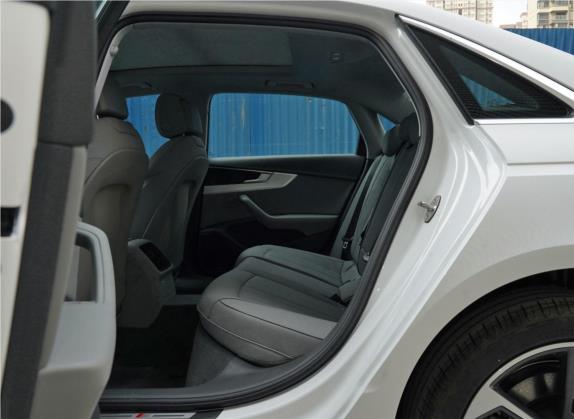 奥迪A4L 2020款 40 TFSI 时尚动感型 车厢座椅   后排空间