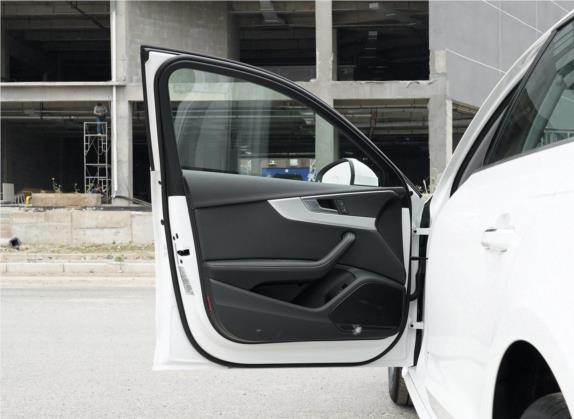 奥迪A4L 2020款 40 TFSI 时尚致雅型 车厢座椅   前门板