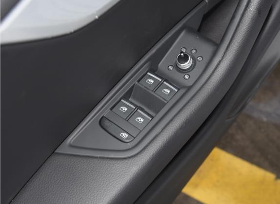 奥迪A4L 2022款 40 TFSI 时尚动感型 车厢座椅   门窗控制
