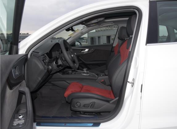 奥迪A4L 2022款 45 TFSI quattro 臻选动感型 车厢座椅   前排空间