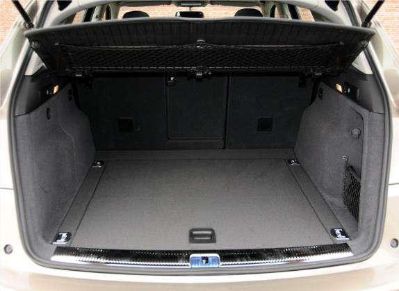 奥迪Q5 2012款 2.0TFSI 动感型 车厢座椅   后备厢