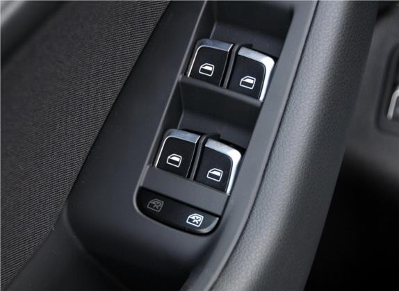 奥迪Q5 2013款 40 TFSI 进取型 车厢座椅   门窗控制