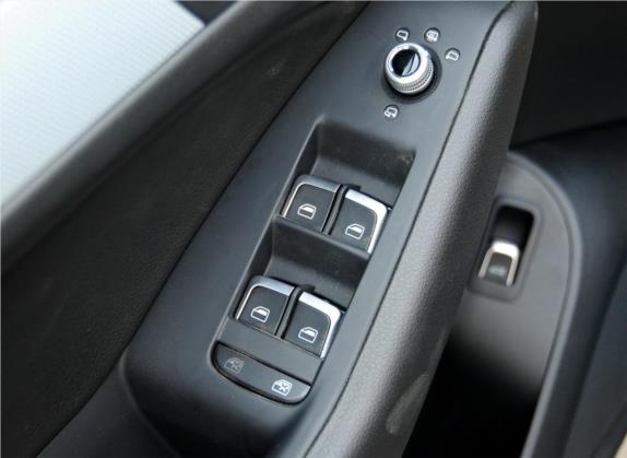 奥迪Q5 2013款 40 TFSI 技术型 车厢座椅   门窗控制