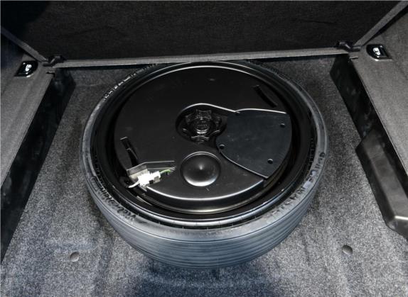 奥迪Q5 2015款 40 TFSI 舒适型 其他细节类   备胎