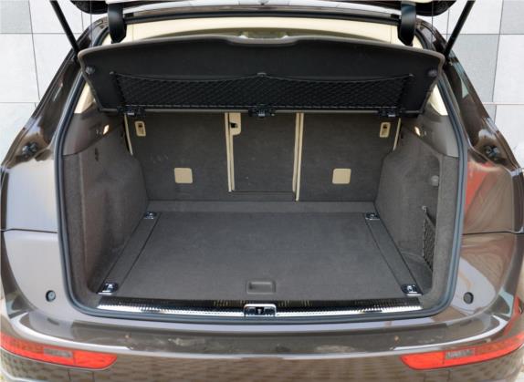 奥迪Q5 2015款 40 TFSI 豪华型 车厢座椅   后备厢