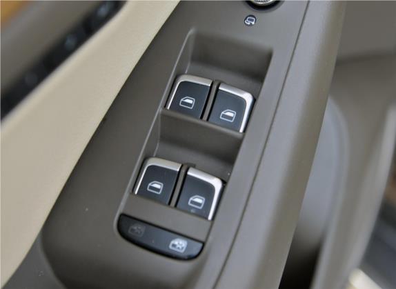 奥迪Q5 2015款 40 TFSI 豪华型 车厢座椅   门窗控制