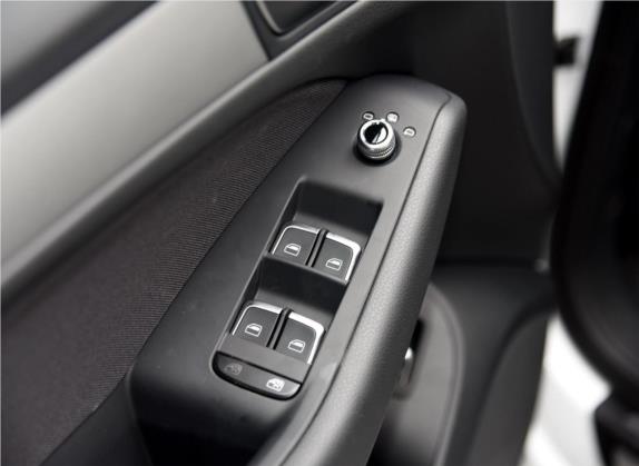 奥迪Q5 2016款 40 TFSI 进取型 车厢座椅   门窗控制