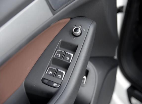 奥迪Q5 2016款 40 TFSI 技术型 车厢座椅   门窗控制