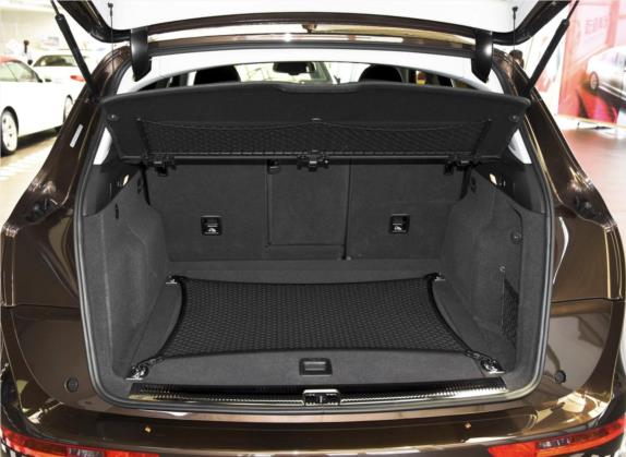 奥迪Q5 2016款 Plus 40 TFSI 豪华型 车厢座椅   后备厢