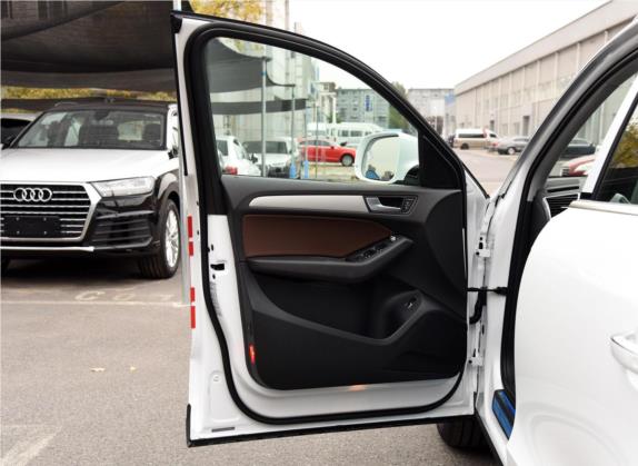 奥迪Q5 2017款 40 TFSI 进取型 车厢座椅   前门板