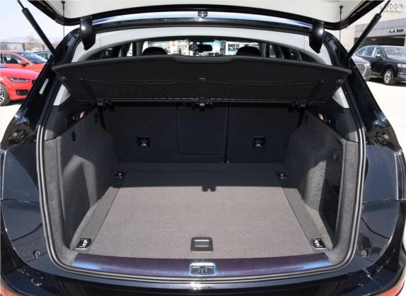 奥迪Q5 2017款 40 TFSI 动感型 车厢座椅   后备厢