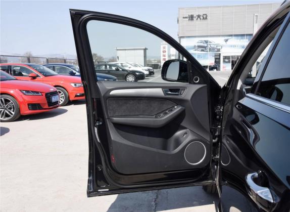 奥迪Q5 2017款 40 TFSI 动感型 车厢座椅   前门板