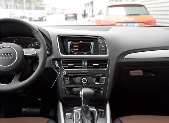 奥迪Q5 2017款 Plus 40 TFSI 进取型 中控类   中控台