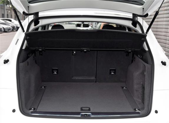 奥迪Q5 2017款 Plus 40 TFSI 进取型 车厢座椅   后备厢
