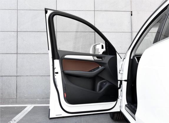 奥迪Q5 2017款 Plus 40 TFSI 技术型 车厢座椅   前门板