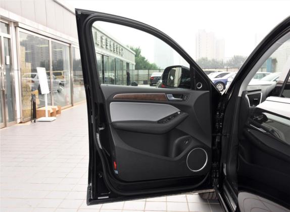奥迪Q5 2017款 Plus 40 TFSI 舒适型 车厢座椅   前门板