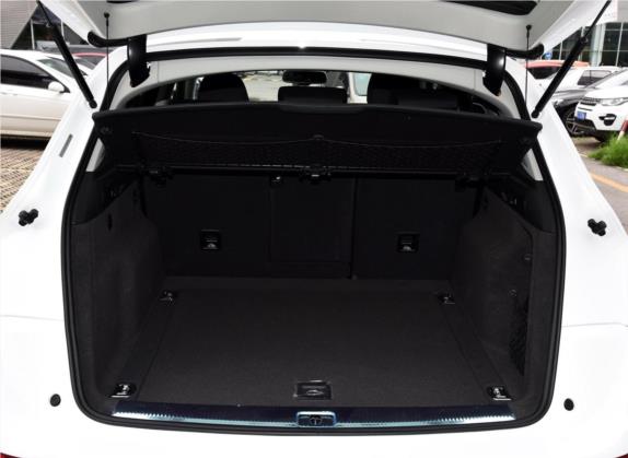 奥迪Q5 2017款 Plus 40 TFSI 豪华型 车厢座椅   后备厢
