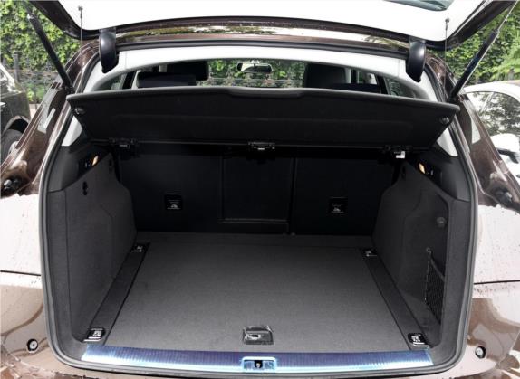 奥迪Q5 2018款 典藏版 40 TFSI 进取型 车厢座椅   后备厢