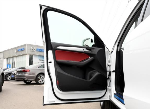 奥迪Q5 2018款 典藏版 40 TFSI 技术型 车厢座椅   前门板