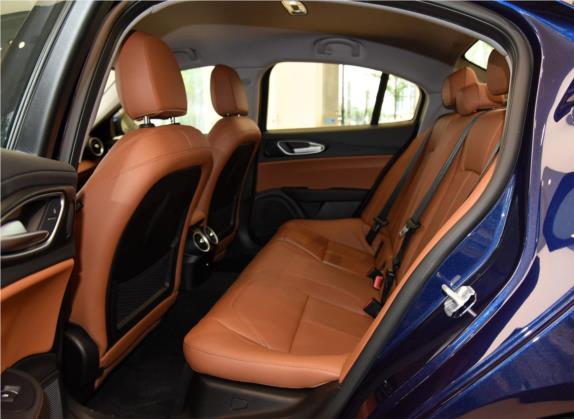 Giulia 2017款 2.0T 200HP 精英版 车厢座椅   后排空间