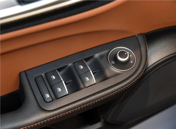 Giulia 2017款 2.0T 200HP 精英版 车厢座椅   门窗控制