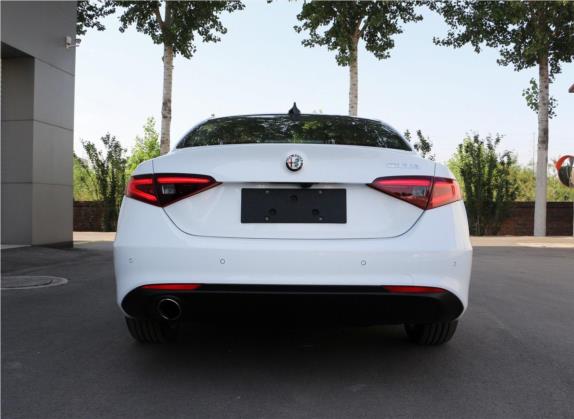 Giulia 2017款 2.0T 200HP 豪华版 外观   正后