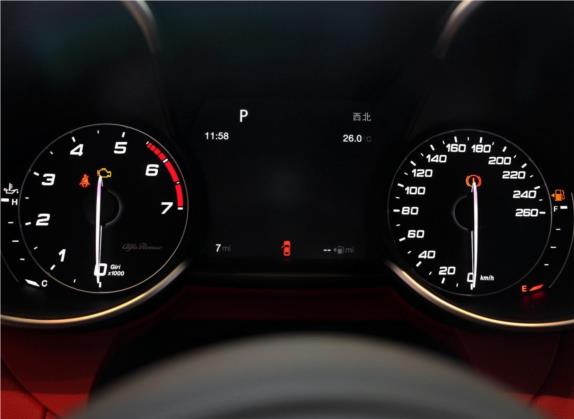 Giulia 2017款 2.0T 200HP 豪华版 中控类   仪表盘