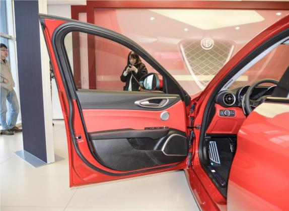 Giulia 2017款 2.0T 280HP Milano限量版 车厢座椅   前门板