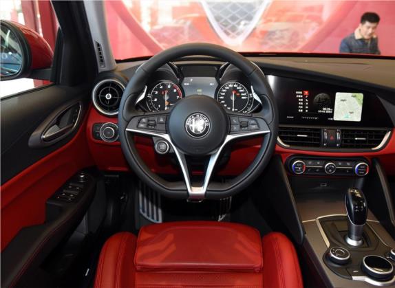 Giulia 2017款 2.0T 280HP 豪华运动版 中控类   驾驶位