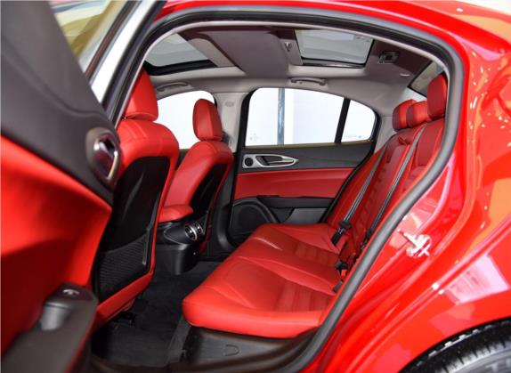Giulia 2017款 2.0T 280HP 豪华运动版 车厢座椅   后排空间