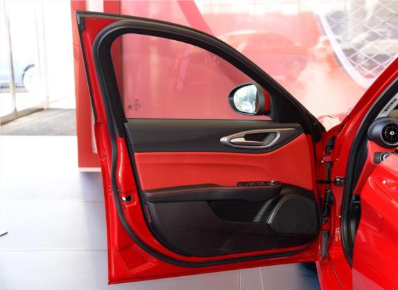 Giulia 2017款 2.0T 280HP 豪华运动版 车厢座椅   前门板
