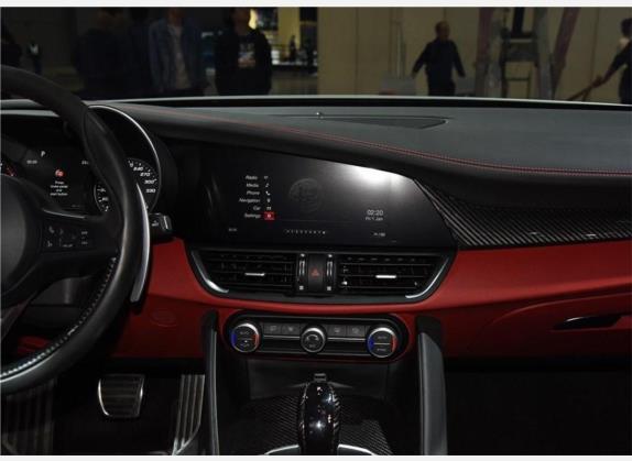 Giulia 2019款 2.9T 510HP NRING纽博格林限量版 中控类   中控台