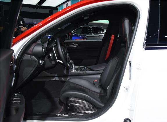 Giulia 2019款 2.9T 510HP F1限量版 车厢座椅   前排空间