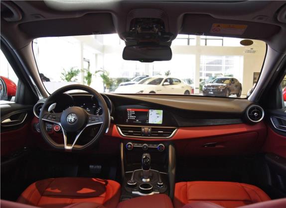 Giulia 2019款 2.0T 280HP 豪华版 中控类   中控全图