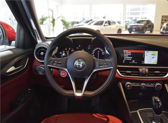 Giulia 2019款 2.0T 280HP 豪华版 中控类   驾驶位
