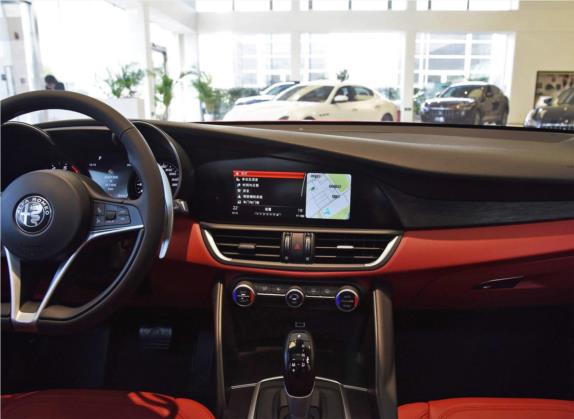 Giulia 2019款 2.0T 280HP 豪华版 中控类   中控台