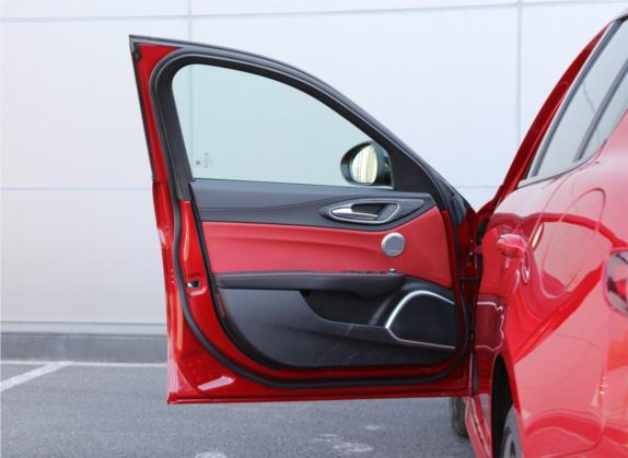 Giulia 2020款 2.0T 280HP 赛道限量版 车厢座椅   前门板