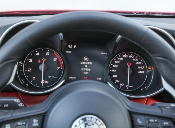 Giulia 2020款 2.0T 280HP 赛道限量版 中控类   仪表盘